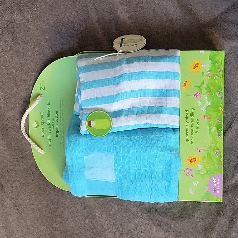 Brand new Green Sprouts muslin swaddle blankets set.